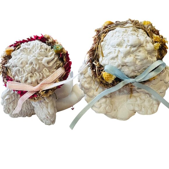 Dreamsicles Cherub Angel Figurine With Floral Wreath Accents & Gift Box Detail - Picture 2 of 4